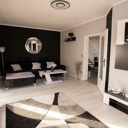 Zum Kaeutzchen 120Qm Ferienhaus 8 Personen 4 Schlafzimmer Nossentiner Huette Eksteriør billede