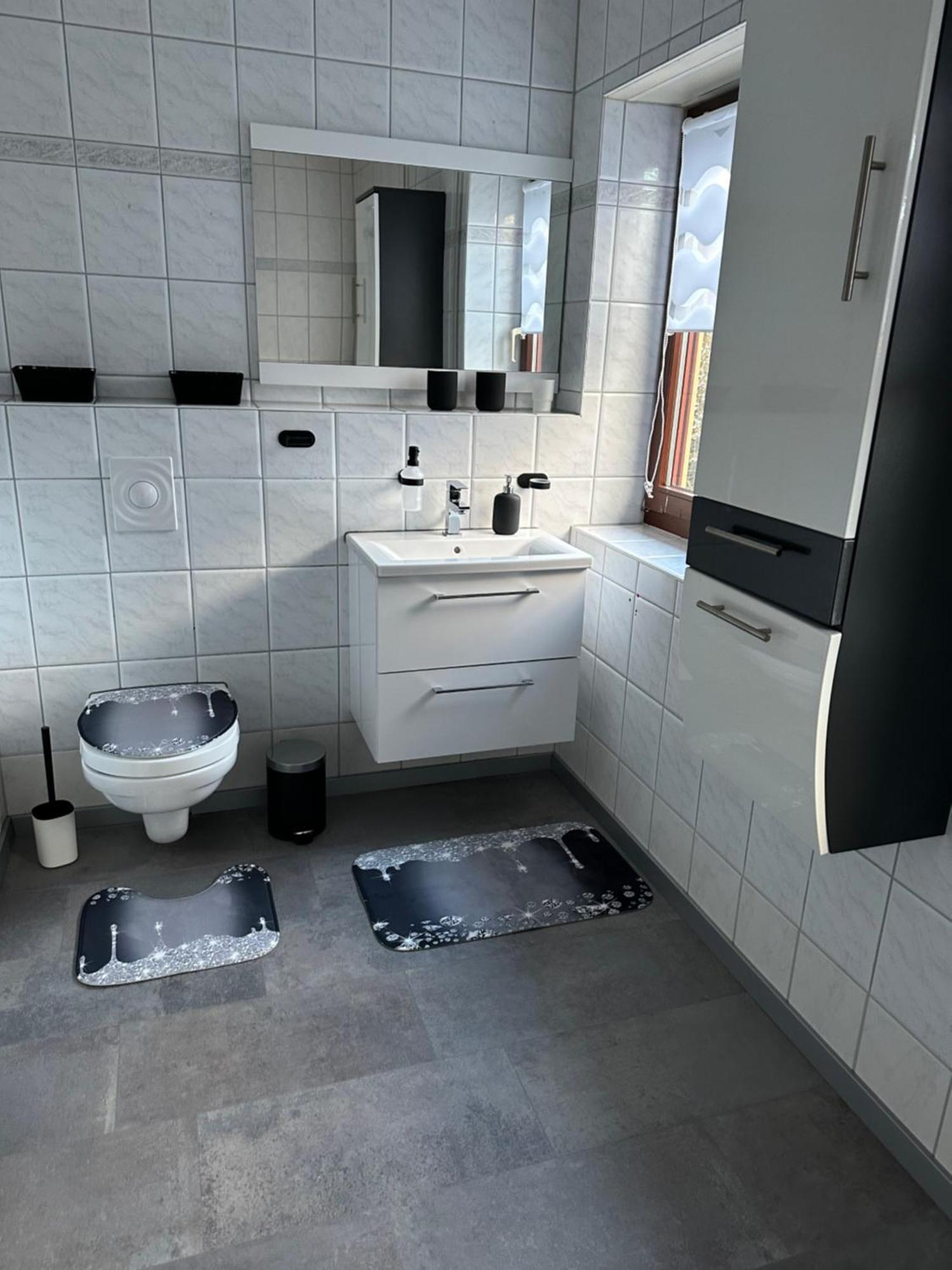 Zum Kaeutzchen 120Qm Ferienhaus 8 Personen 4 Schlafzimmer Nossentiner Huette Eksteriør billede