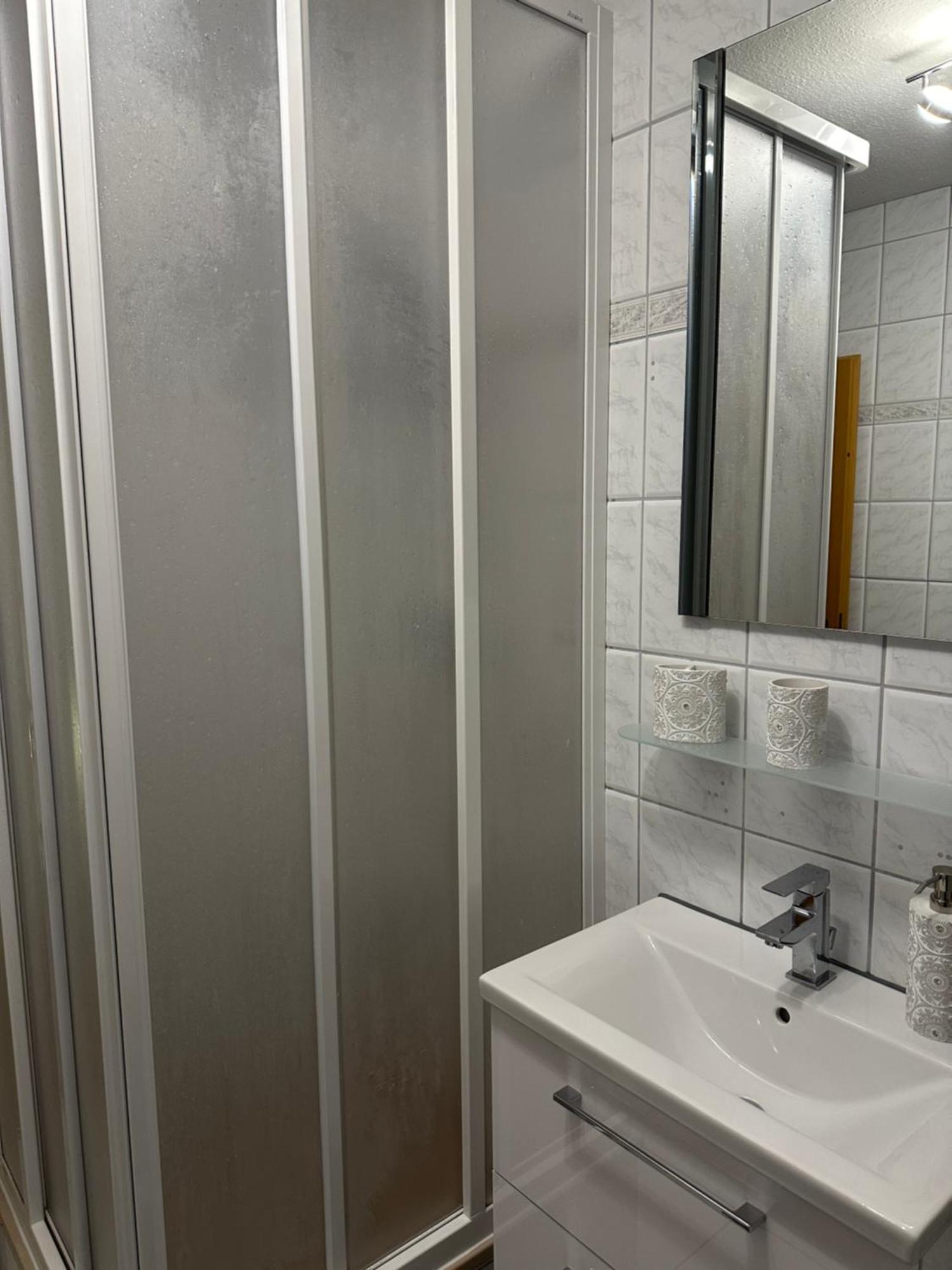 Zum Kaeutzchen 120Qm Ferienhaus 8 Personen 4 Schlafzimmer Nossentiner Huette Eksteriør billede