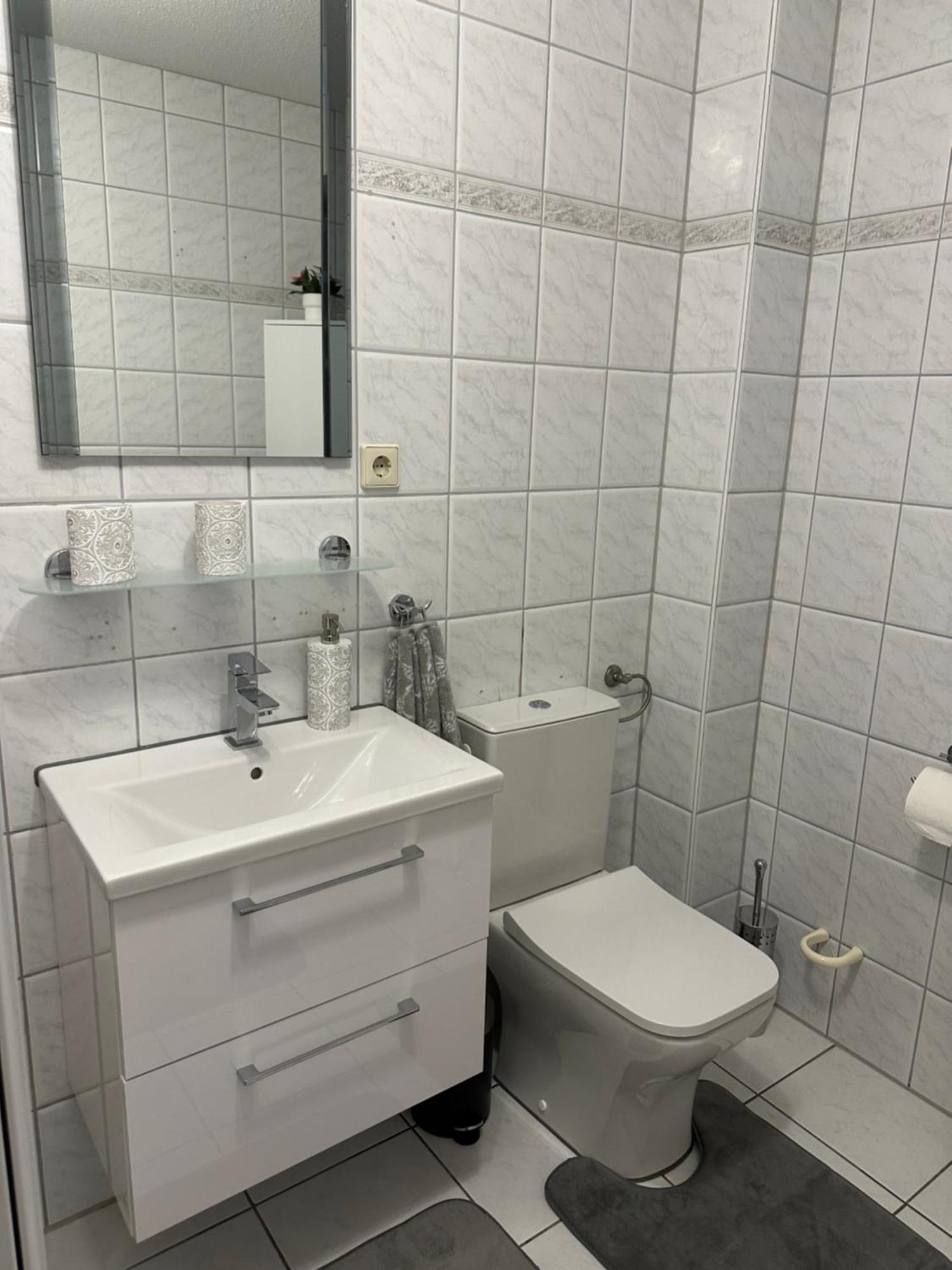 Zum Kaeutzchen 120Qm Ferienhaus 8 Personen 4 Schlafzimmer Nossentiner Huette Eksteriør billede
