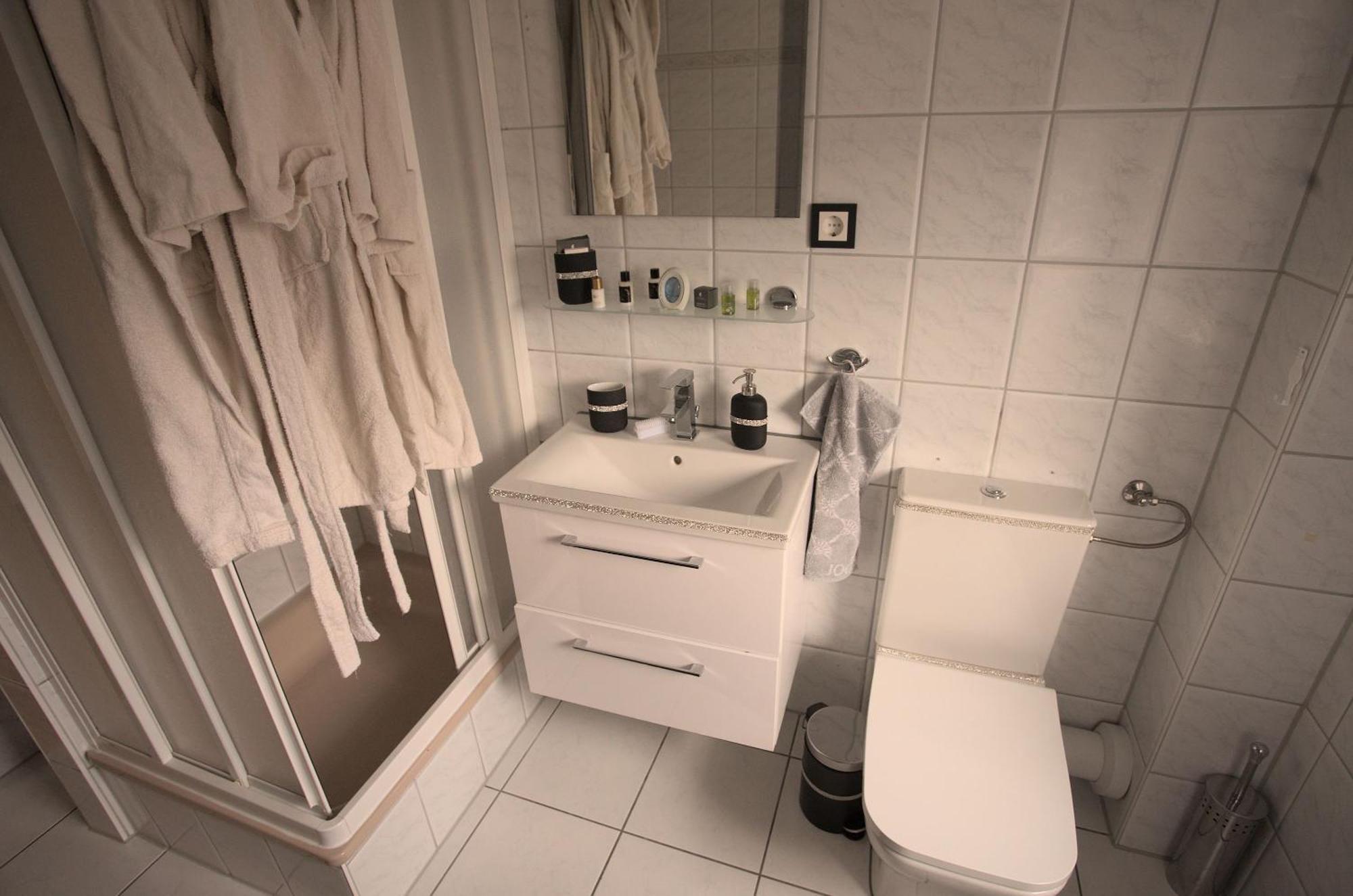 Zum Kaeutzchen 120Qm Ferienhaus 8 Personen 4 Schlafzimmer Nossentiner Huette Eksteriør billede