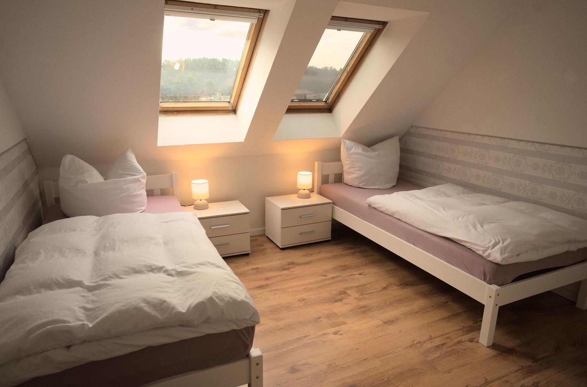Zum Kaeutzchen 120Qm Ferienhaus 8 Personen 4 Schlafzimmer Nossentiner Huette Eksteriør billede